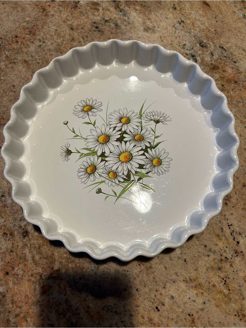 Ulster England 9” White Daisy Quiche Pie Dish with Scalloped Edge 1.50” deep.